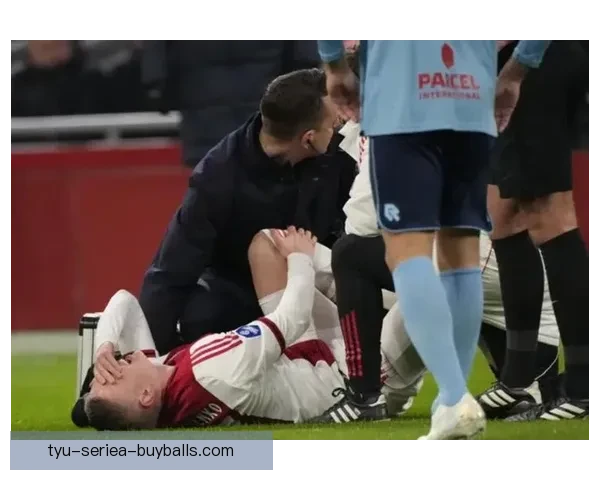 倒霉津琴科阿贾首发6分钟伤退