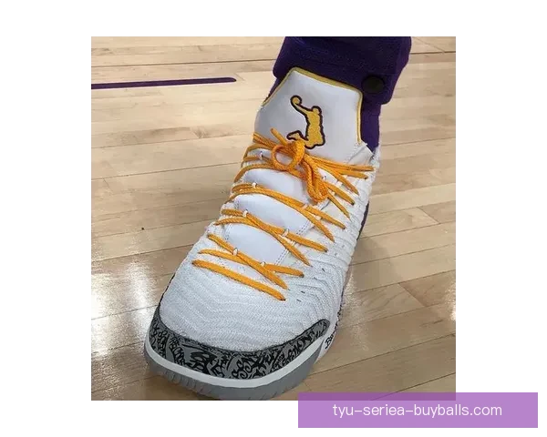 海斯晒图致敬乔丹辣眼睛引热议